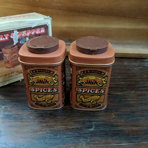 Vintage Java Spices NOS Salt and Pepper Shakers Japan Original Box image 4