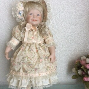 JEANNE SINGER Vintage Porcelain Doll Elizabeth Sz 14”