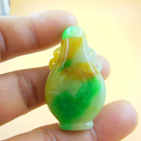 Natural jade white / green / yellow three color jadeite jade snuff bottle pendants