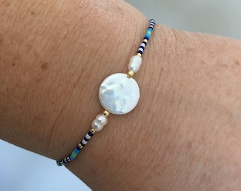 White Pearl Bracelet, Stretch Cord Bracelet, Beach Bracelet, Glass Bead, Nautical Bracelet, Gemstone Bracelet, Gift for Her, Gift under 25