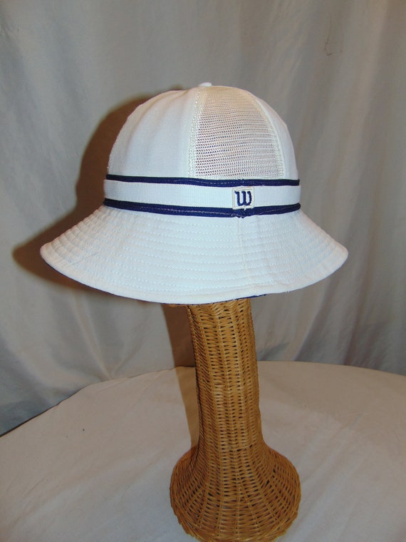 Wilson staff bucket hat hotsell