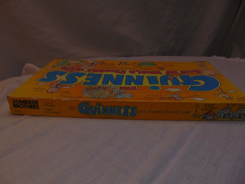 Vintage Parker Brothers 1980 the Guinness Book of World Records Board