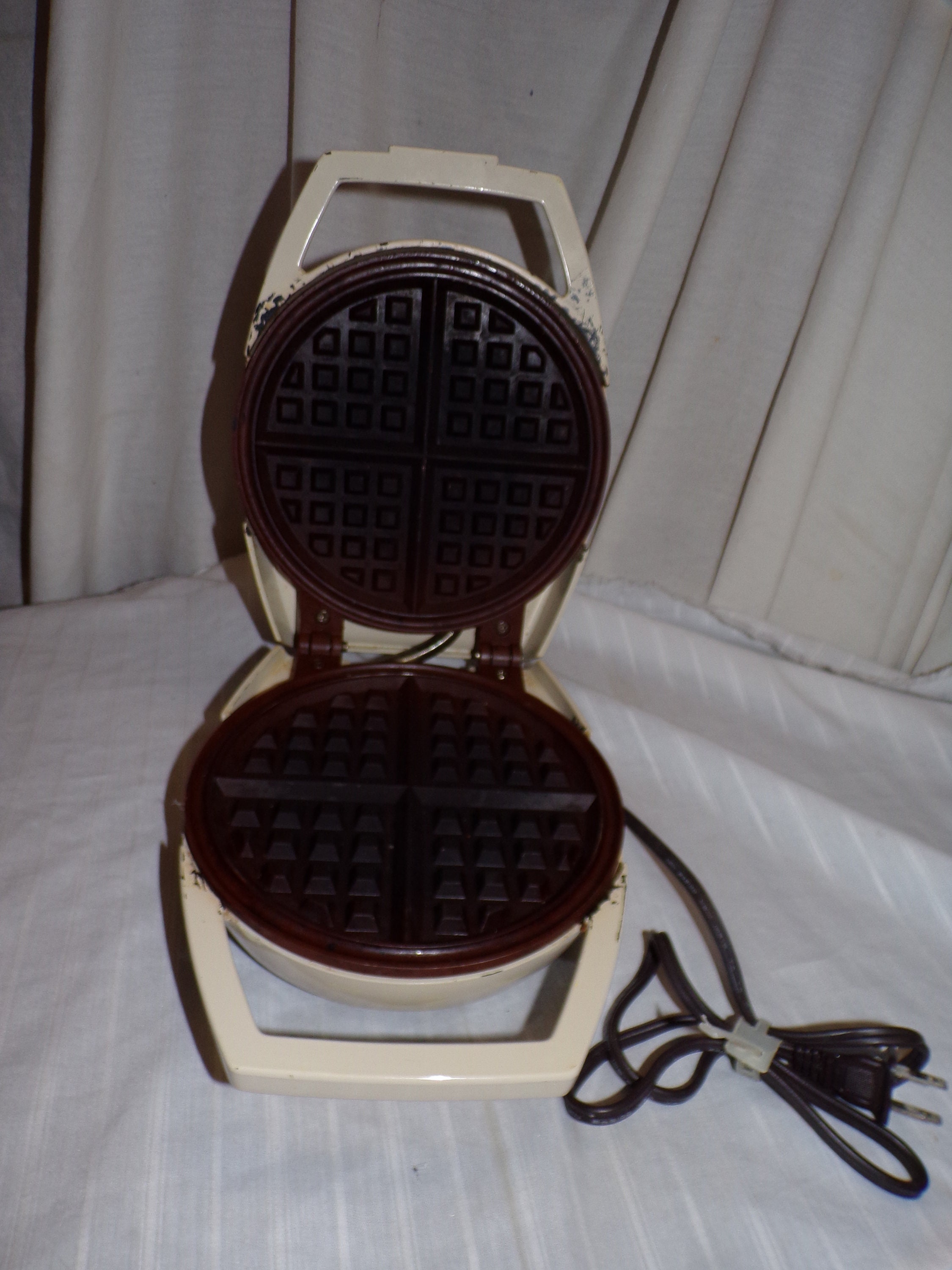 Oster Waffle Maker Stand Up at Christopher Kyser blog