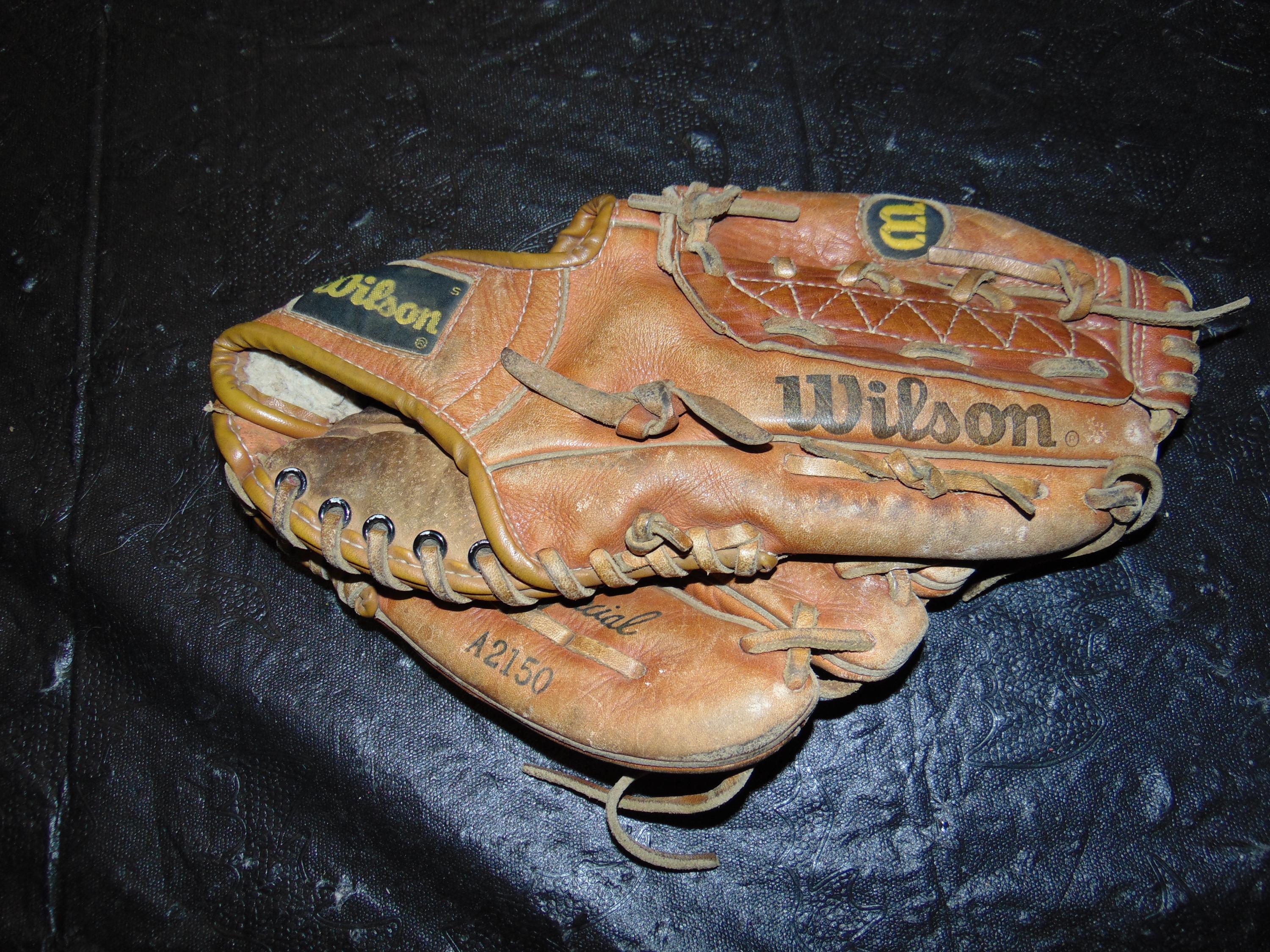 WILSON 11 A-2124 Pro Model Fred Lynn RHT Leather Baseball Glove