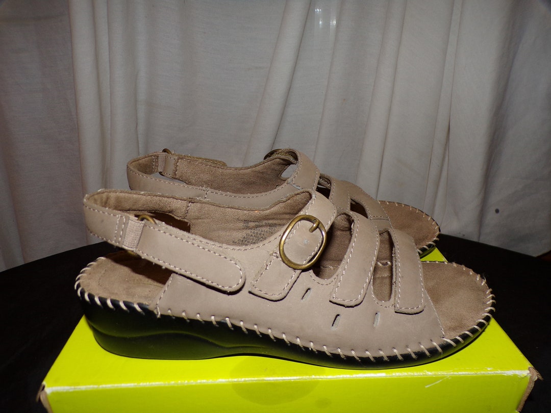 Womens' Vintage Mushrooms 1980s Sandals W/ Straps Size 10M Darla 2 EUR 42 MEX 27 Etsy