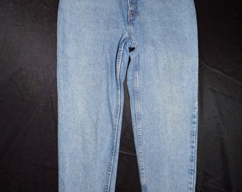 Vintage Levi's Women's 28" x 28" High Rise Jeans Size 10 USA Made