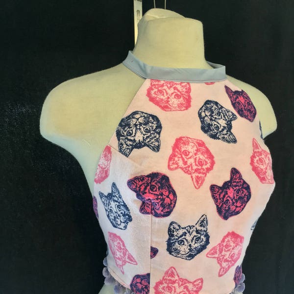 Trippy Kitty Backless Halter Top criss cross tie dos chat imprimé psychédélique crop top music festival coachella raver rave pom pom chaton