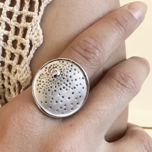 Großer runder Silberring, Scheibenring, Statement Ring, großer Kreis Ring, Frauen Silber Ring, Zirkonia & Silber Ring, Geometrischer Ring