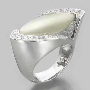 Elegant amazing Silver Ring with Cubic Zirconia -Top Swiss Quality