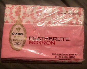 Cannon Royal Family Featherlite No Iron Cameo Rose Sheet. SALE 14.00