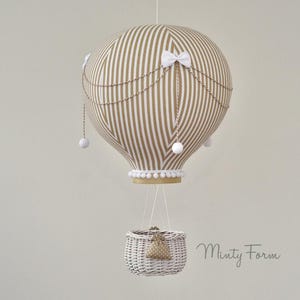 Hot Air Balloon Baby Mobile, Adventure Nursery Decor, Ceiling Mounted Crib Mobile, Baby Shower Gift