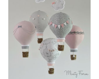 Heißluftballon Mobile | Kinderzimmer Weltkarte | Reise Thema Kinderzimmer | Personalisiertes Handy | Wolken Baby Mobile | Willkommen Baby Geschenk