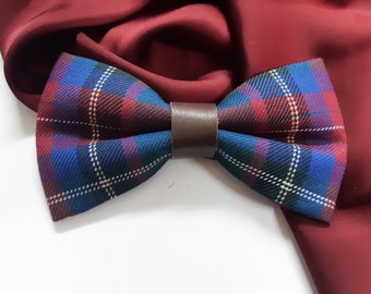 Set of red plaid bow tie and round silk hanky, men's accessory