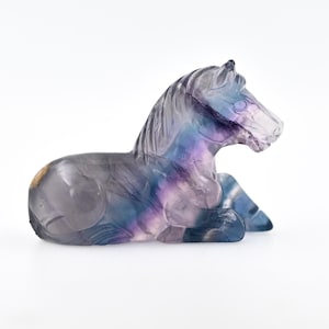 Cheval en cristal sculpté de 2 po., animal en cristal sculpté, sculpture de cheval en fluorite en pierre précieuse, sculpture de cheval, décoration d&#39;intérieur, cristal de guérison, B0107