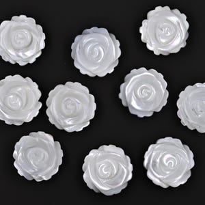 Nature 15 mm MOP flower beads ,double face carved shell flower beads ,mother of pearl Pendant For necklace Earring Making, D0028