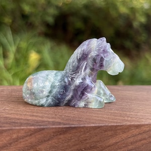2 inch Carved crystal horse , carved Crystal Animal, Gemstone fluorite horse Sculpture ,horse carving,  Home Decor, healing crystal