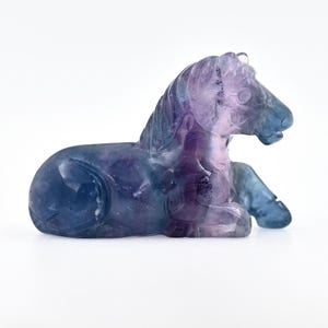 Cheval en cristal sculpté de 2 po., animal en cristal sculpté, sculpture de cheval en fluorite en pierre précieuse, sculpture de cheval, décoration d&#39;intérieur, cristal de guérison, B01013