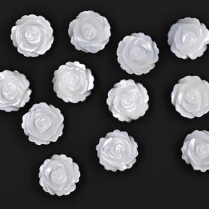 Nature 12 mm MOP flower beads ,white shell carved flower pendant ,mother of pearl Pendant For necklace Earring Making, D0028