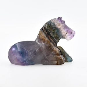 Cheval en cristal sculpté de 2 po., animal en cristal sculpté, sculpture de cheval en fluorite en pierre précieuse, sculpture de cheval, décoration d&#39;intérieur, cristal de guérison, B0109