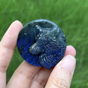 Labradorit Wolf geschnitzt, geschnitztes Kristalltier, Edelstein Wolf Skulptur, Wolf schnitzen, Wohnkultur, Kristall Geschenk