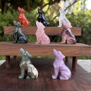 2 &quot; Carved crystal wolf , carved Crystal Animal, Gemstone wolf Sculpture , wolf carving,  Home Decor, cystal gift