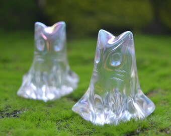 Carved Aura Glass Ghost Sculpture, Home Decor (2 inch)