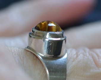 Vintage Finnish Kultaseppa Salovaara Sterling silver and Tiger's Eye ring, 1973, beautiful Scandinavian mid-century modern jewellery
