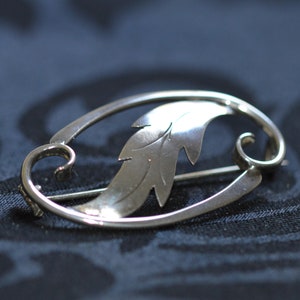Vintage Danish Christian Veilskov silver leaf brooch, 1960s, 4.5 gms, 830S, beautiful Scandinavian mid-century modern silver jewellery