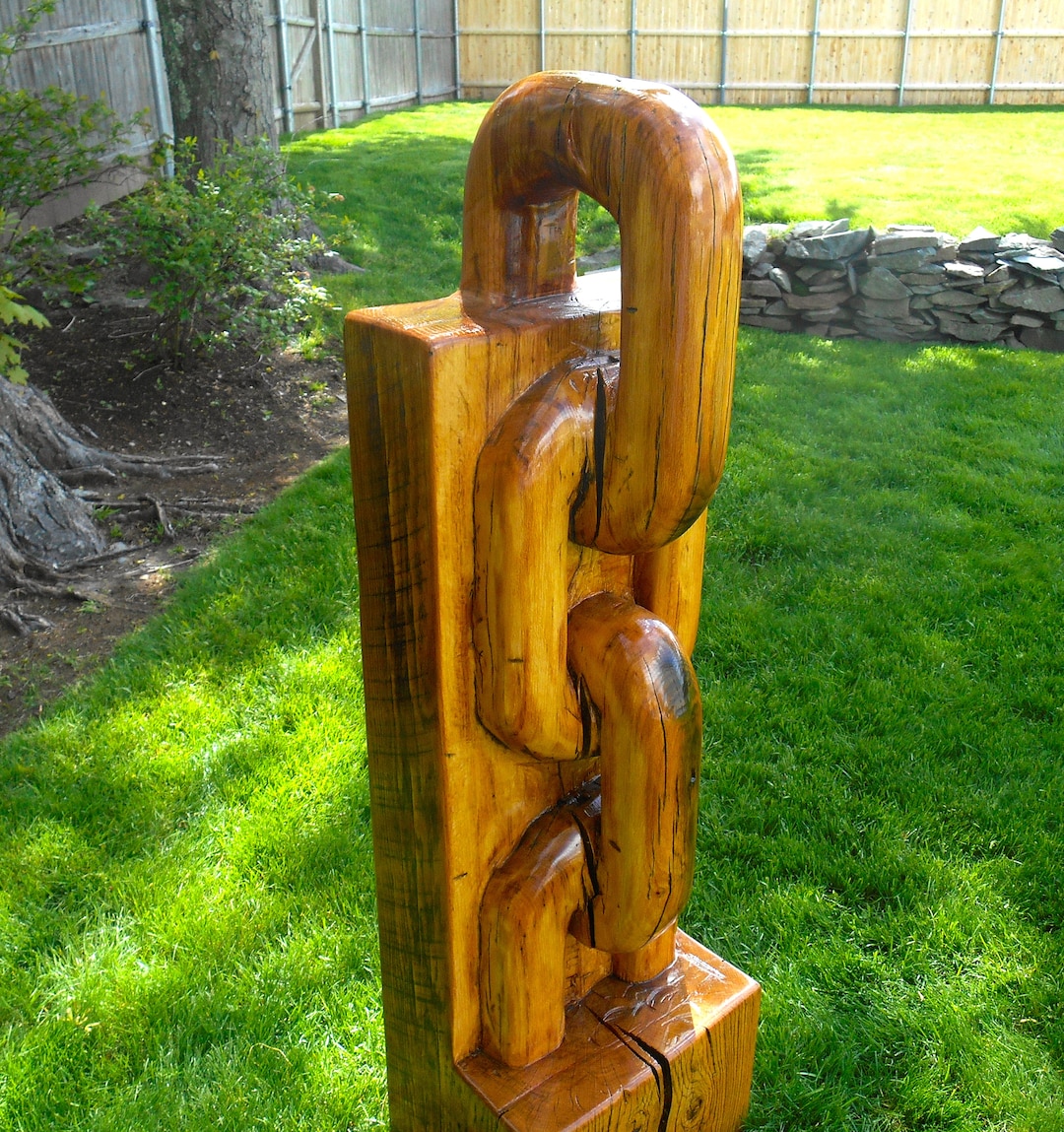 Oak Timber Relief Carving, Chain Saw Carving, Wooden Chain Sculpture