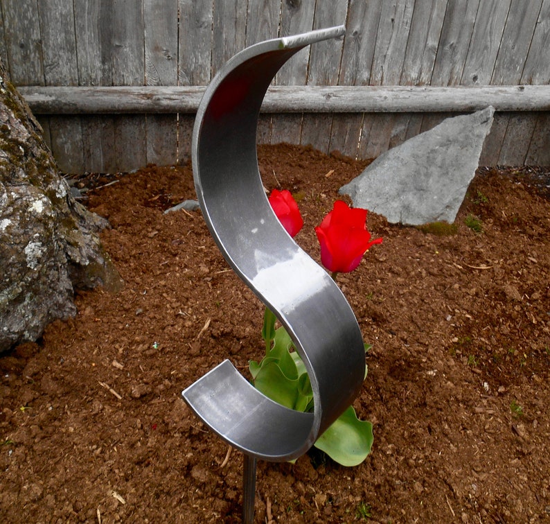 Rusty Metal Sculpture, Rusty Metal, Ring Metal Art, Rustic Sculpture