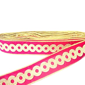 Borda Saree, acabamento indiano de Bollywood, renda de lantejoulas de fita, renda de acabamento de linha, acabamento de gota dourada. tecido de veludo rosa choque