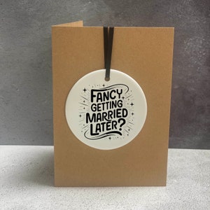 Fantasia para casar | Cartão de casamento com charme atrevido