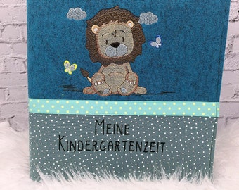 Kindergartenordner Ordner-Portfolio, Kindergartenordner, Ordner mit Stickerei- LÖWE, personalisierbar mit Name, Einzelstück