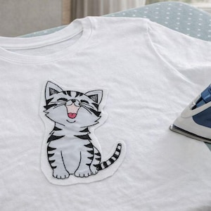 Patch, Aufnäher, Katze aus reflektierenden Stoff, Grau