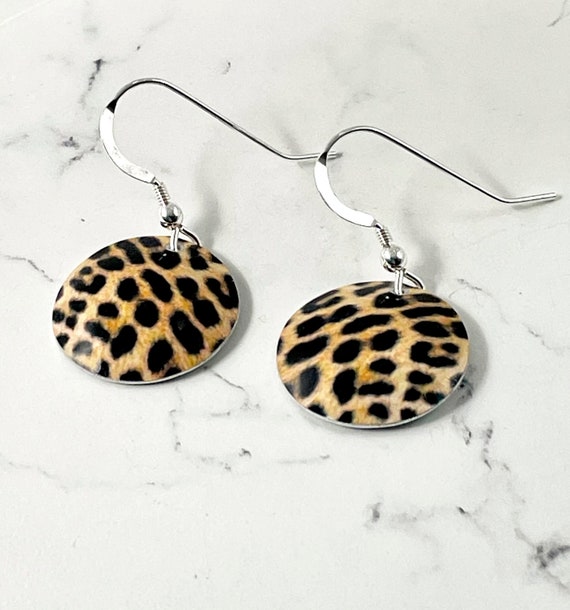 Silver Faithful Friend Paw Print Earrings – Silver Sunbird