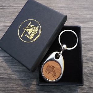 Mouton personnalisé avec porte-clés d’agneau, porte-clés personnalisé, porte-clés en bois à message gravé, petite idée de cadeau d’anniversaire faite à la main avec boîte