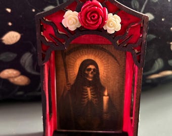 Santa Muerta  mini altar/nicho Santeria