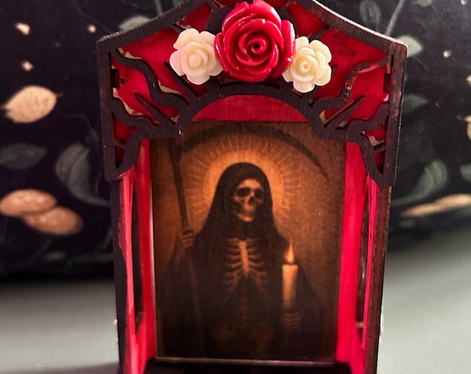Santa Muerta  mini altar/nicho Santeria