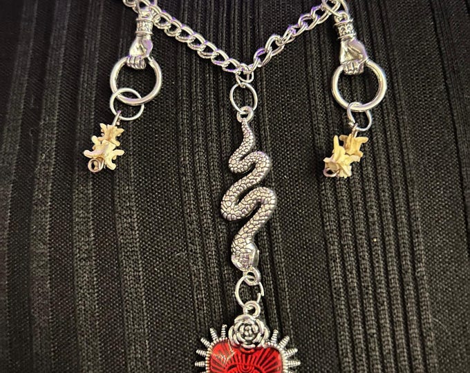 Chain Snake Vertebrae Sacred Heart Protection Necklace