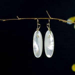 18K Solid Gold Mother of Pearl Earrings,Mother of Pearl Earrings,18K Diamond Earrings,Bridal Earrings,Mother of Pearl Earrings with Diamonds