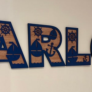 Letras de madeira para berçário, letras de madeira, nomes de madeira com tema marinho, presente personalizado, presente para bebê