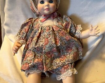 Suzanne Gibson 14" Blonde Vinyl/Cloth BABY DOLL, 1970s, Original