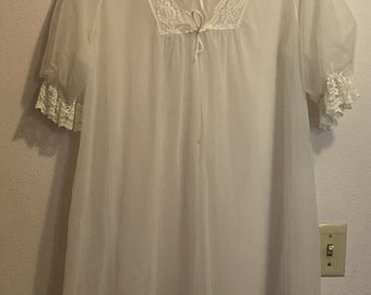 C1960's Sheer And Lace Bed Robe Med
