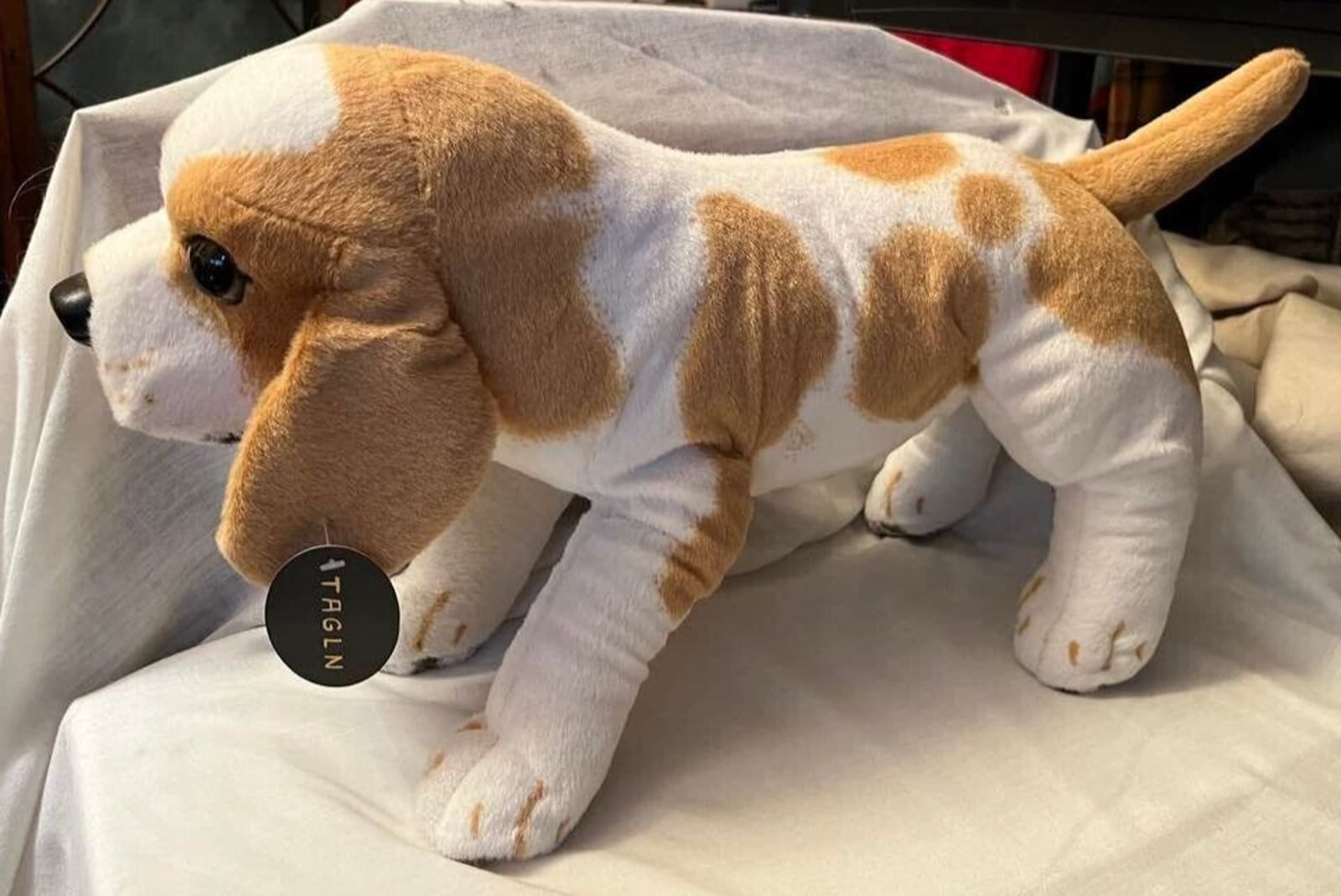 TAGLN Stuffed Animal Plush BEAGLE Toy 19 Inch NWT