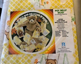 Drap pour lit de bébé en coton NIP vintage Pot Belly Bear par Riegel scellé