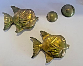 Vintage Set mit 2 MCM Keramik Fisch Wandbehang Plaques w 2 Bubbles Grün Gold