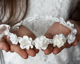 First communion hair crown - White off hair wreath for girl and adult - Wedding floral crown - Bridal floral headband - Communion hair vine