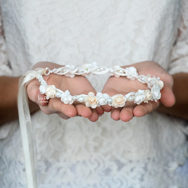 First communion hair crown, Flower girl hair wreath, White floral crown, Bridal headband, Wedding pearl hair Ivory hair crown Communion vine