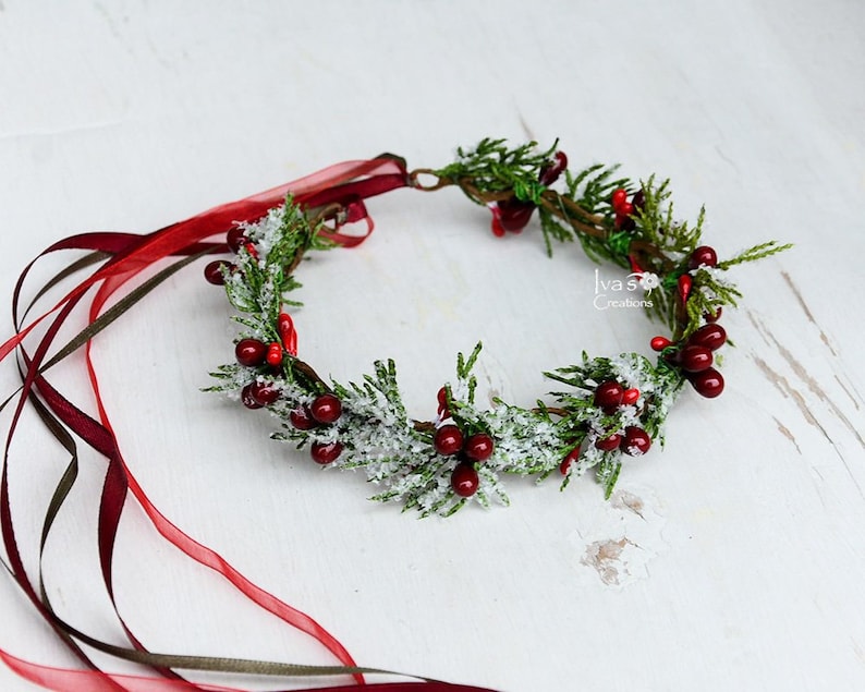 Adult Holiday Winter Flower Crown Christmas red berry crown Snowy Halo Photo Prop Winter wedding Child Winter floral crown for Toddler