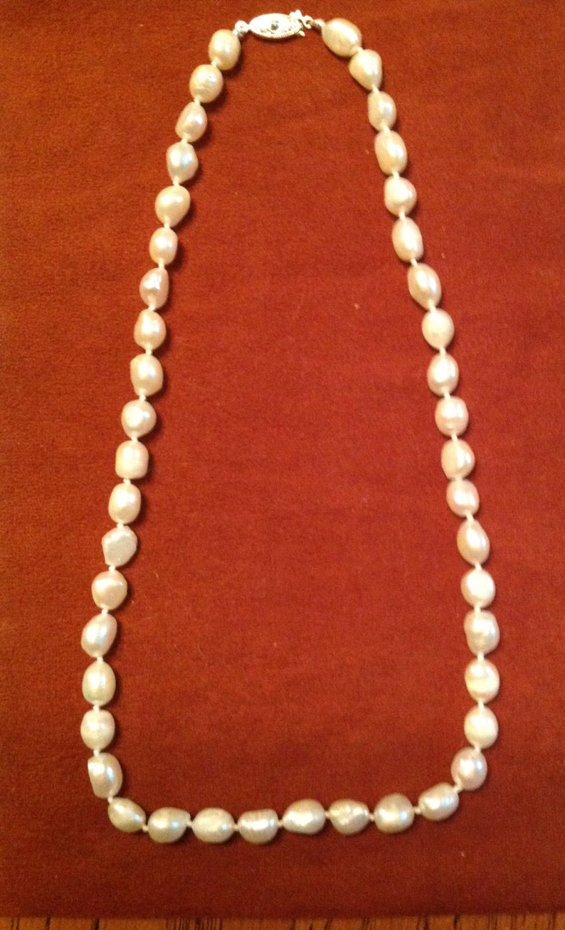 White Cultured Pearl Necklace image 2